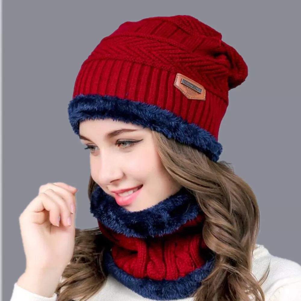 Knitted hat/ neck warmer