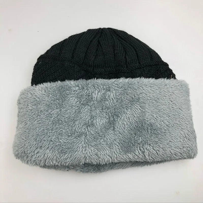 Knitted hat/ neck warmer